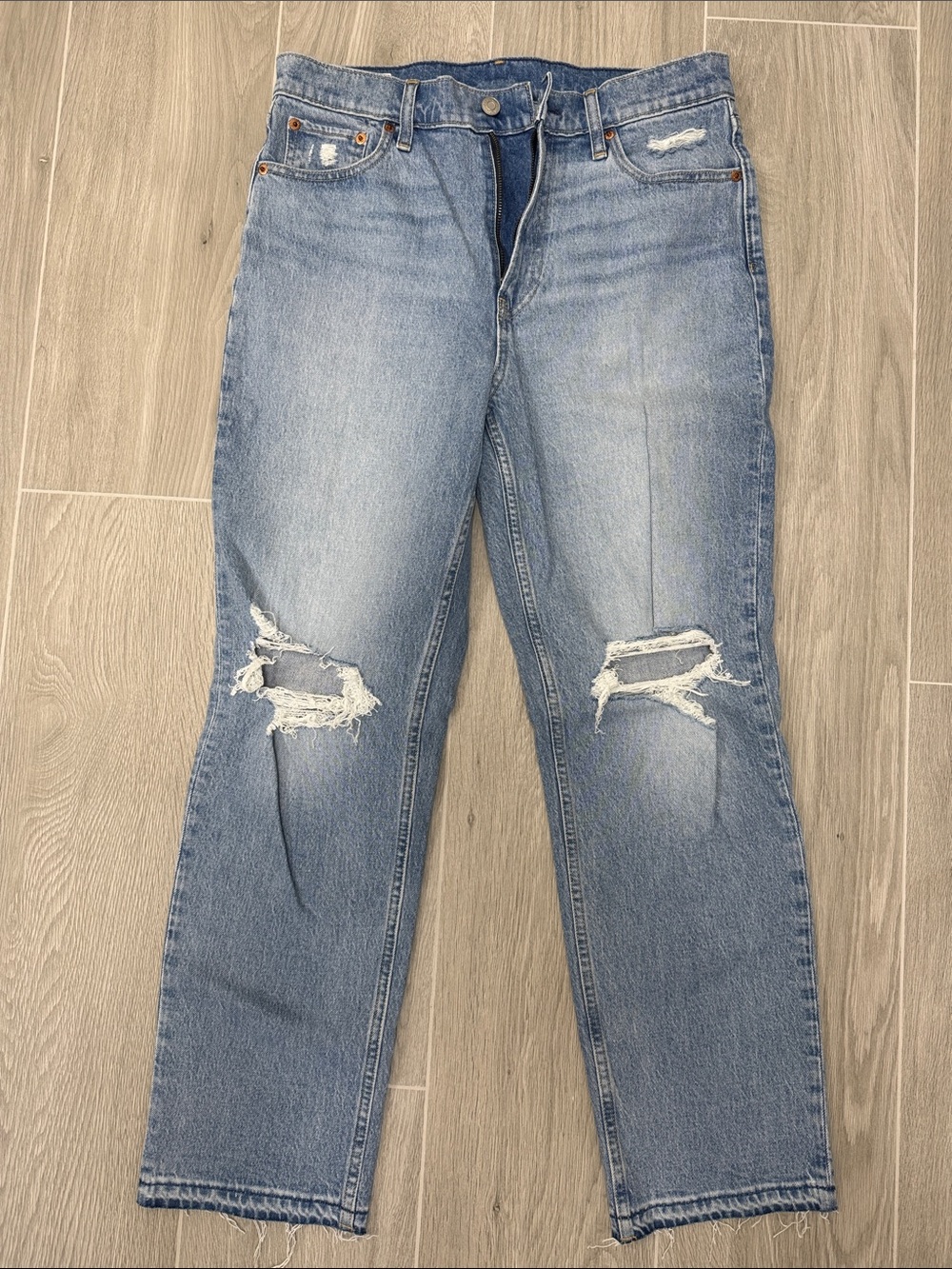 GAP Light Blue Distressed Cheeky Straight High Rise Women’s Jeans